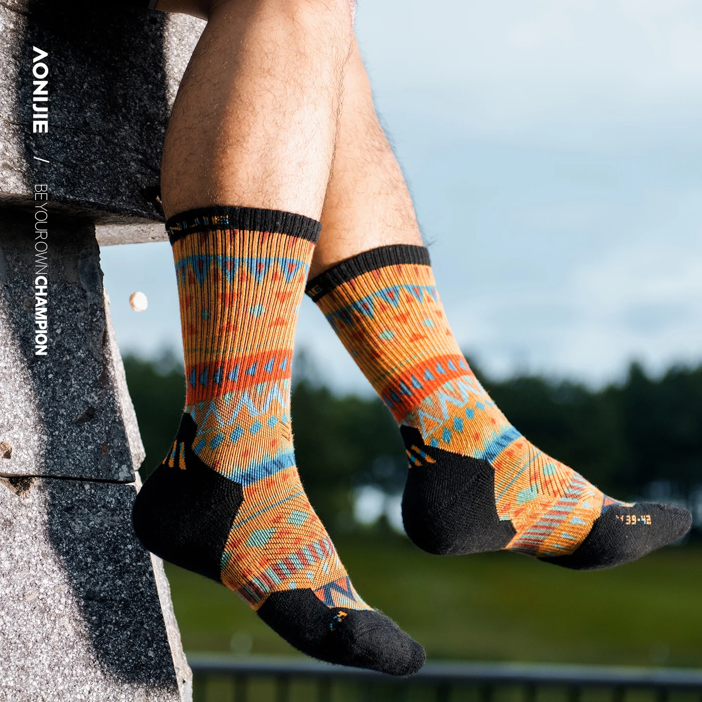 AONIJIE Outdoor Wool Crew Sock - Wool Hiking Sock recensione e prezzo